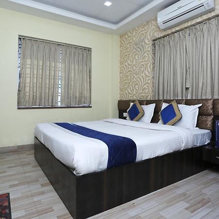 Oyo 7790 Hotel Royal Height Kolkata Bagian luar foto
