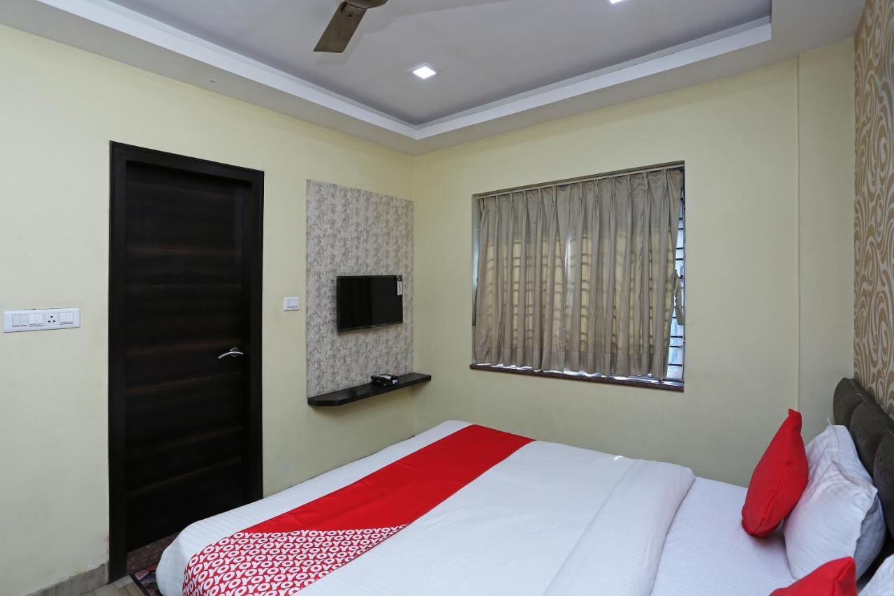 Oyo 7790 Hotel Royal Height Kolkata Bagian luar foto