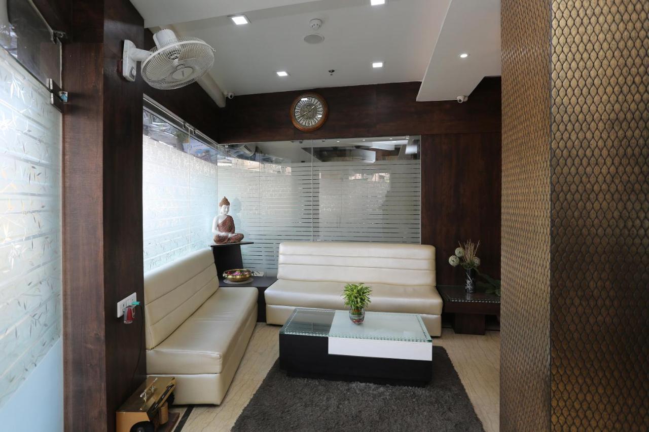 Oyo 7790 Hotel Royal Height Kolkata Bagian luar foto